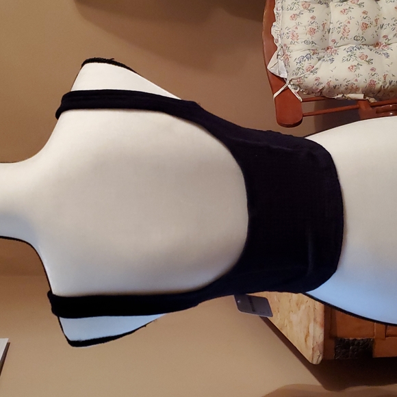 Crop top - Picture 2 of 10